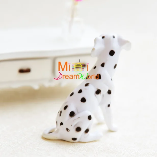 MINI Dollhou одна из тех кто сидет пятнистой собакой | Игрушки и хобби