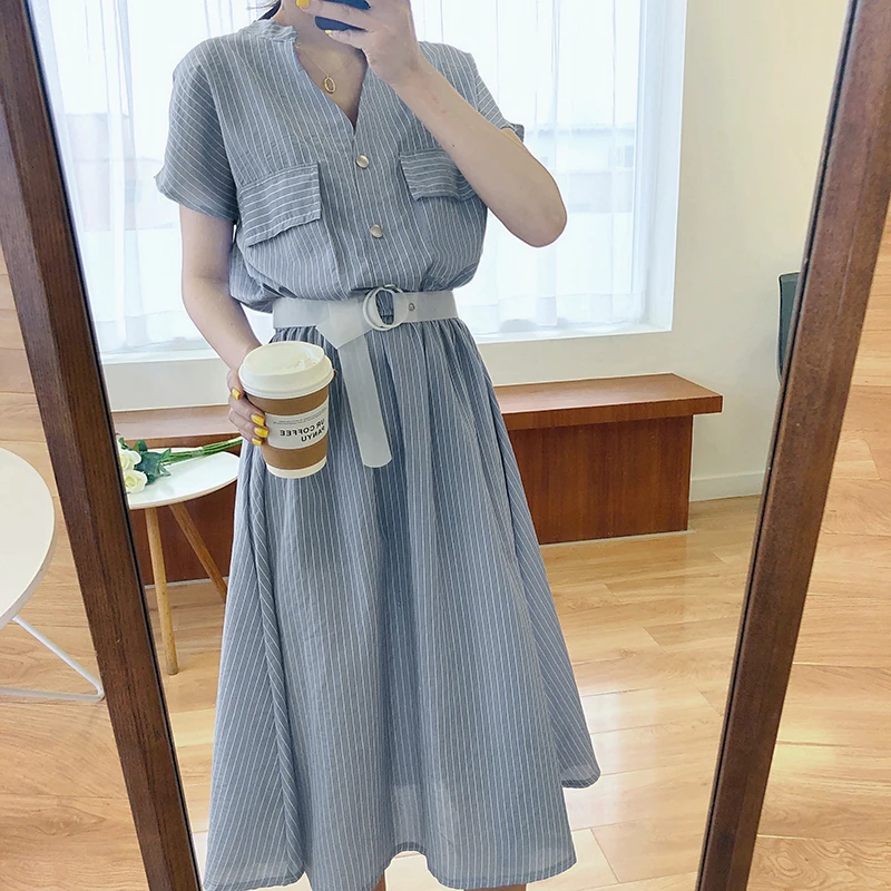 Женское платье рубашка в Вертикальную Полоску британском стиле с карманами и v