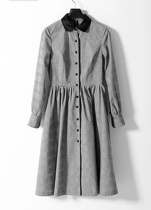 Женское винтажное платье рубашка средней длины в черно белую полоску с рукавом 3/4