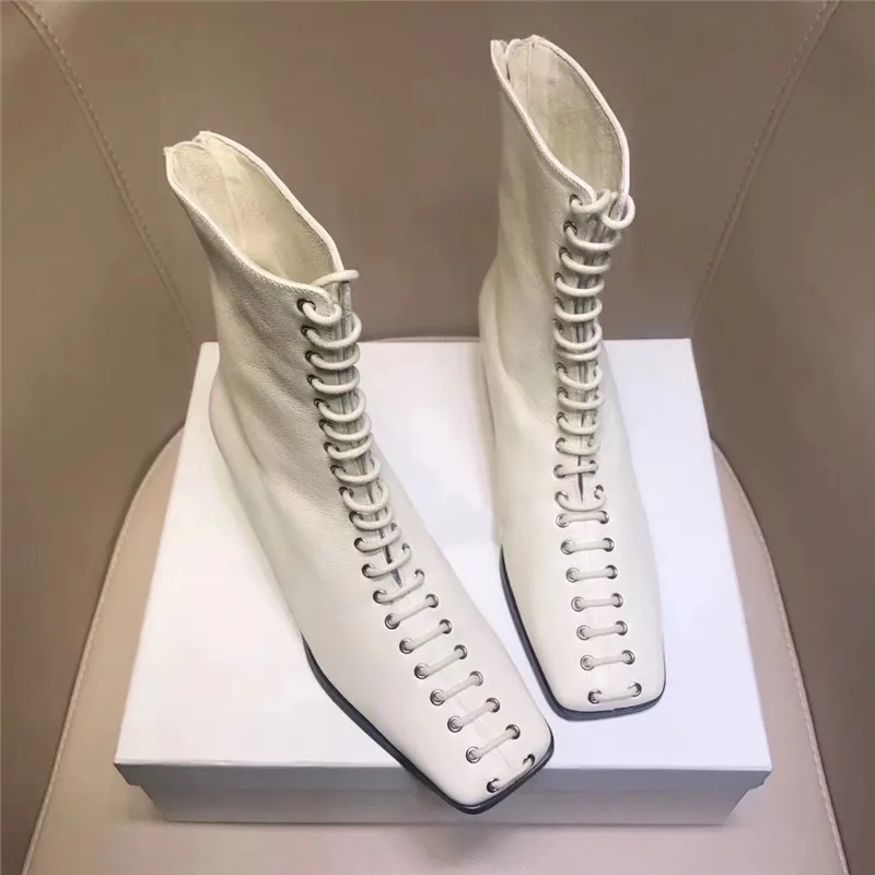 Женские ботинки мартинсы Silla liners черные из воловьей кожи на квадратном каблуке