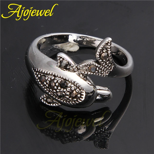 Женское и мужское кольцо в виде дельфина с черными стразами|ring animal|ring jewelrydolphin rings