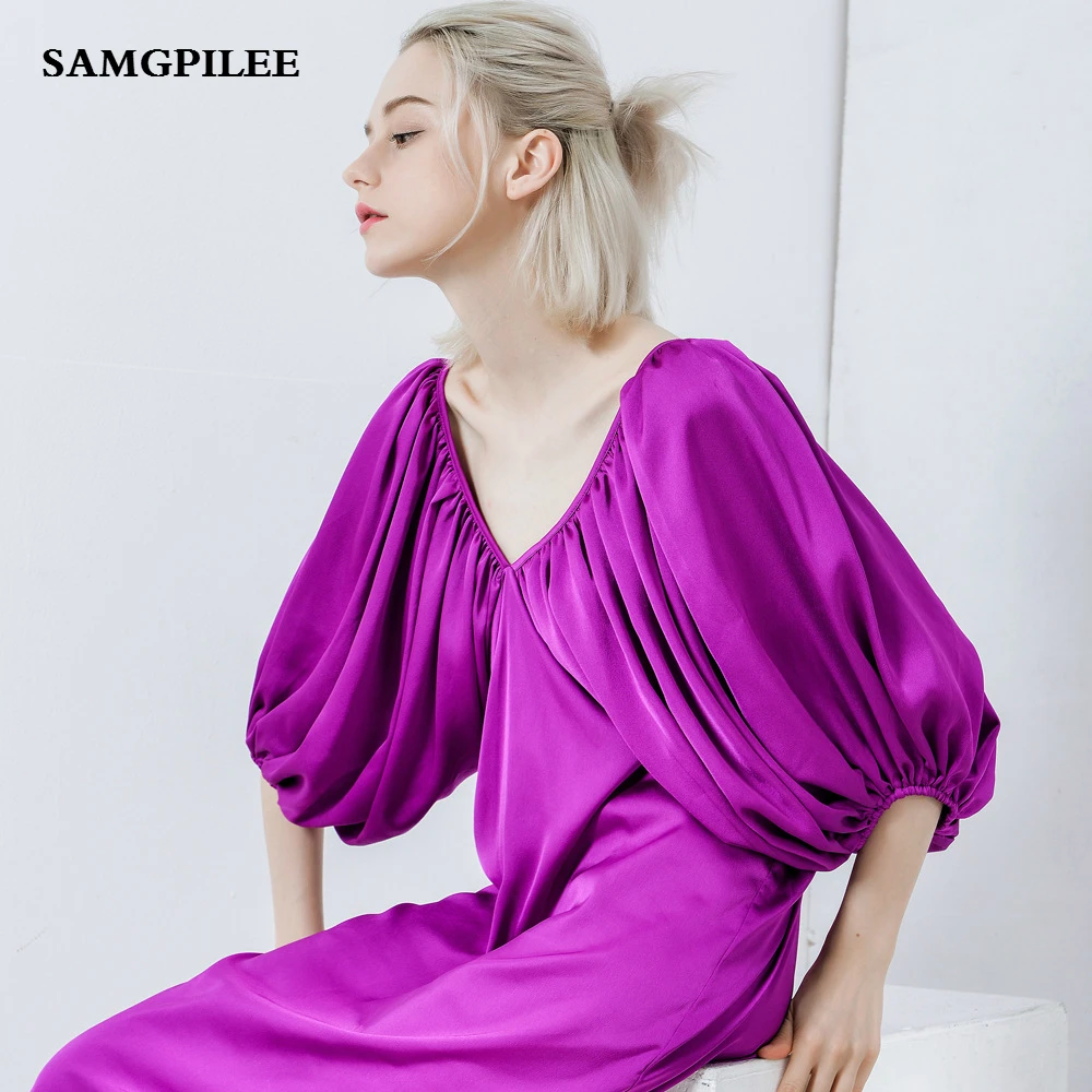 Женское однотонное платье трапециевидной формы с коротким рукавом и аппликацией