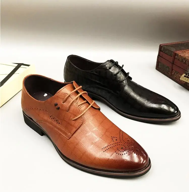 

Genuine Leather Men's Dress Shoes Pointed Toes Lace-Up Carved Rivets Gradient Plaid Male Smart Casual Brogue Shoes Formal Dress