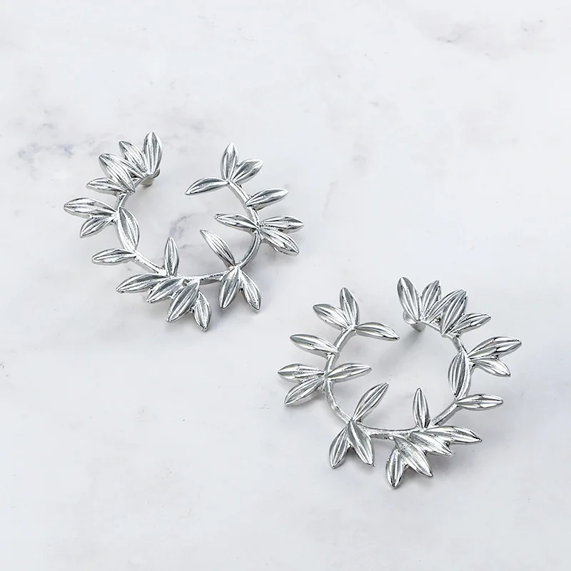 

Exaggerated Fashion Metal Hollow Vine Leaves Stud Earrings Women Gold Plant Large Circle Earring Femme 2019 L3E770