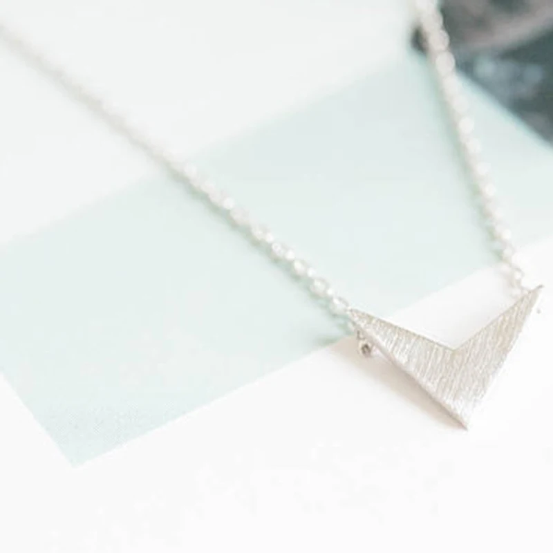 Смешанный цвет ювелирных изделий Большой V образный кулон в форме блюдца быстро