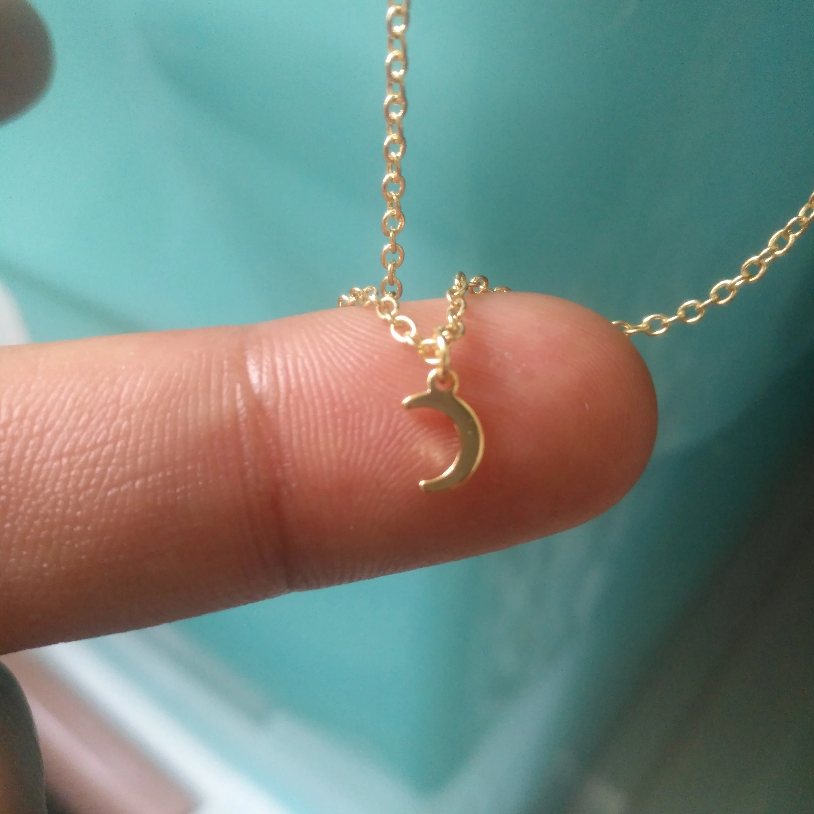 Милое маленькое серебристое ожерелье в форме Луны полумесяца простое с