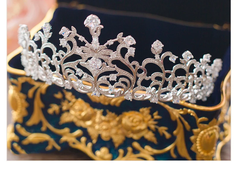 Женская корона для волос с фианитом золотая в европейском ретро стиле