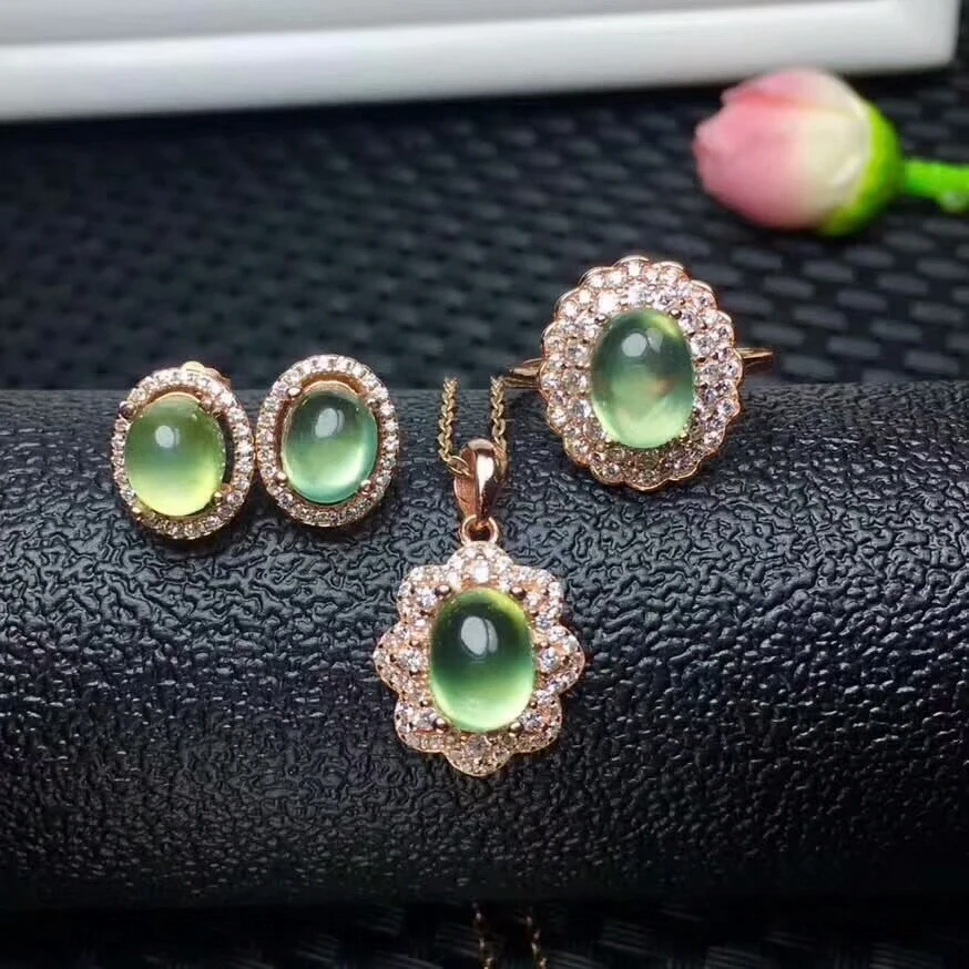 

Женский комплект из колье и серёг, из серебра 925 пробы