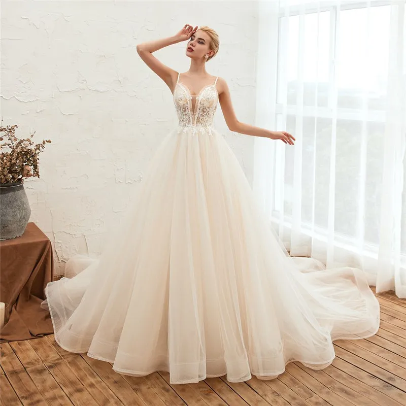 

Beauty Emily Sexy Sweetheart Neck Open Back Wedding Dress Charming Spaghetti Straps Sleeveless Wedding Gown Vestido De Noiva