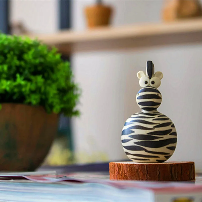 Zebra with base Миниатюрные керамические фигурки ручной работы в виде жирафа и зебры, милые сказочные украшения для сада, аксессуары для украшения дома - Цвет: Zebra with base