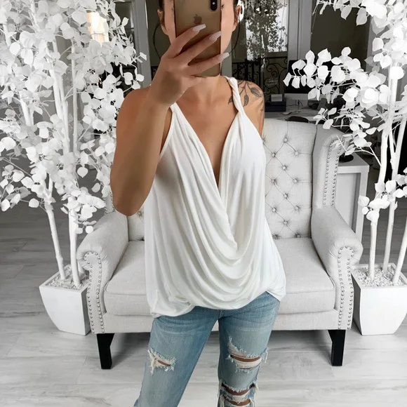 Женская футболка с глубоким v-образным вырезом облегающая Однотонная открытыми