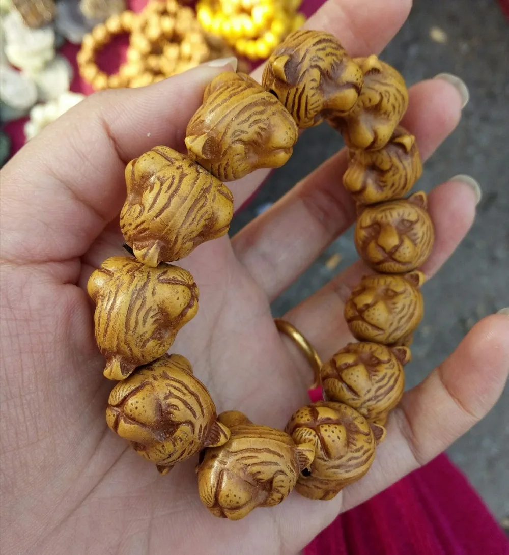 Недорогой двухсторонний резной браслет из натурального персикового дерева с