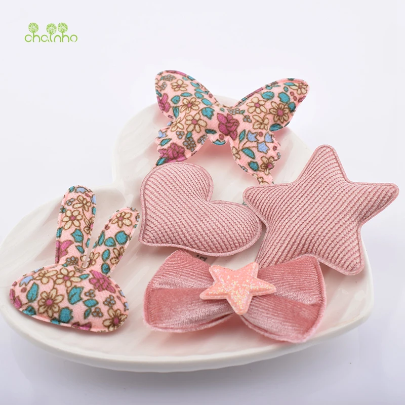 Неизолированная розовая серия галстуки-бабочки кролики сердца нашивки из серии