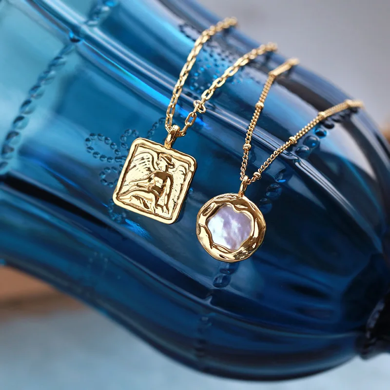 

2020 New high quality Baroque pearl pendants necklace simple design elegant charm necklace for women Pendant Fashion Jewelry
