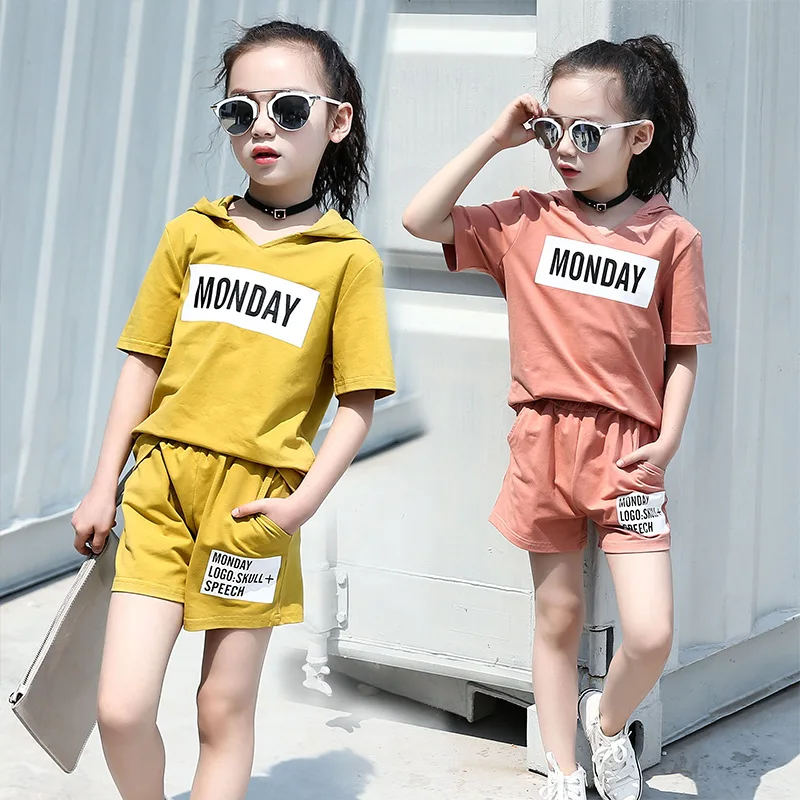 Костюм детский летний из двух предметов шорты с коротким рукавом и принтом