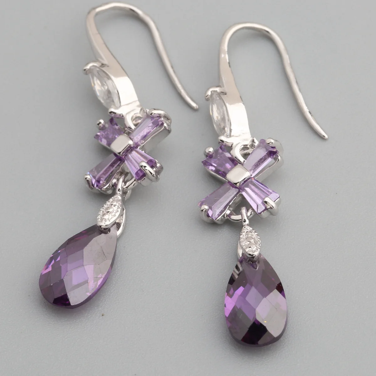 Очаровательные фиолетовые серьги 6*10 мм из полудрагоценного серебра для женщин
