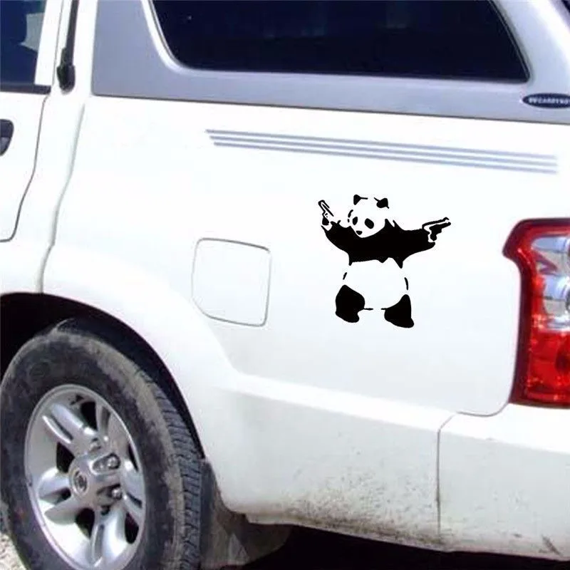 Забавная наклейка на автомобиль необычная панда с пистолетом окно автомобиля
