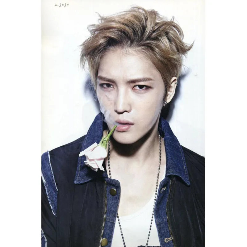 Пользовательский художественный постер Ким Чжэнь Жун на холсте печать фильмов