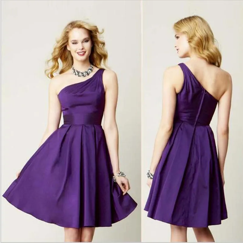 Женское Короткое платье подружки невесты недорогое фиолетовое на одно плечо для