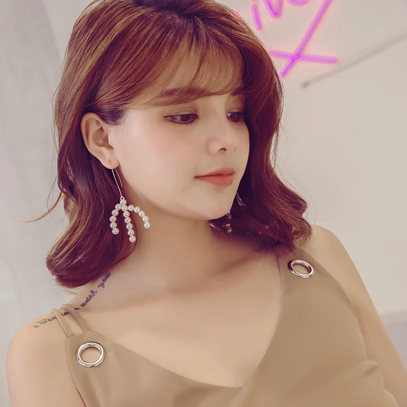 Геометрические простые трехногие серьги с большими жемчужинами дикие