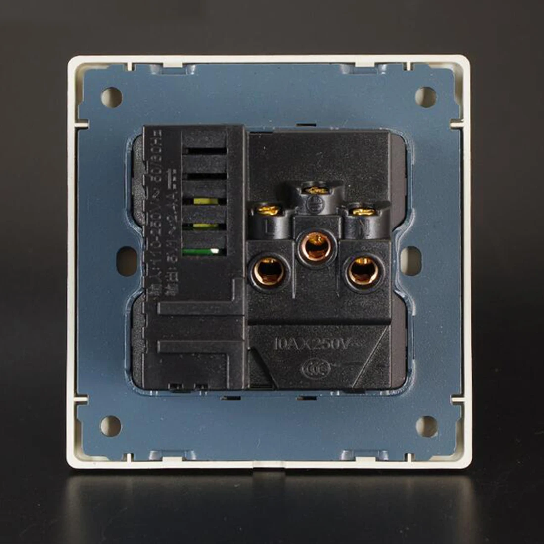 Многофункциональный двойной USB пять переключатель отверстия управления