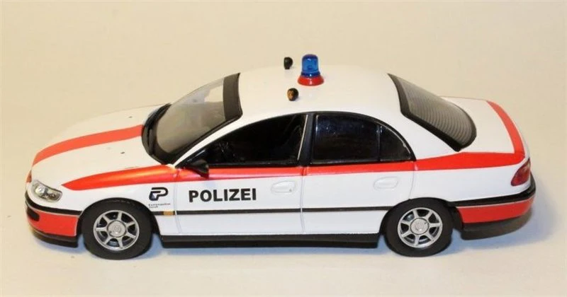 D EA 1:43 OPEL OMEGA POLIZI эксклюзивные игрушки из сплава для детей, детские игрушки, модель подарка, оригинальная посылка