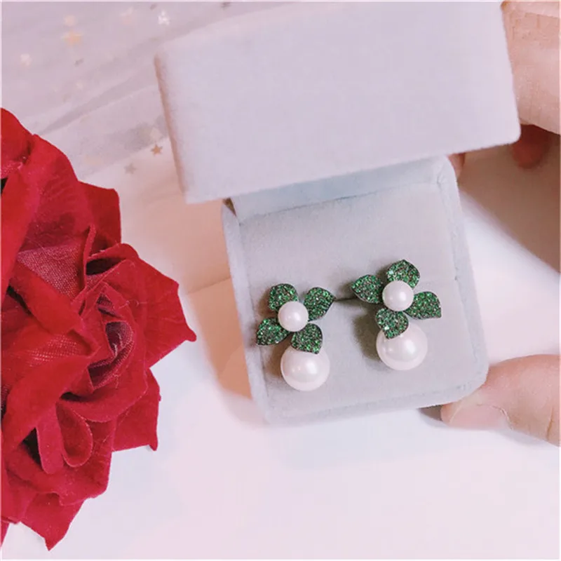 Женские серьги гвоздики из серебра 925 пробы с пресноводным