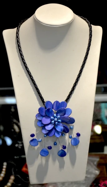 Новое поступление 2017 ожерелье из искусственной кожи с голубыми цветами|flower