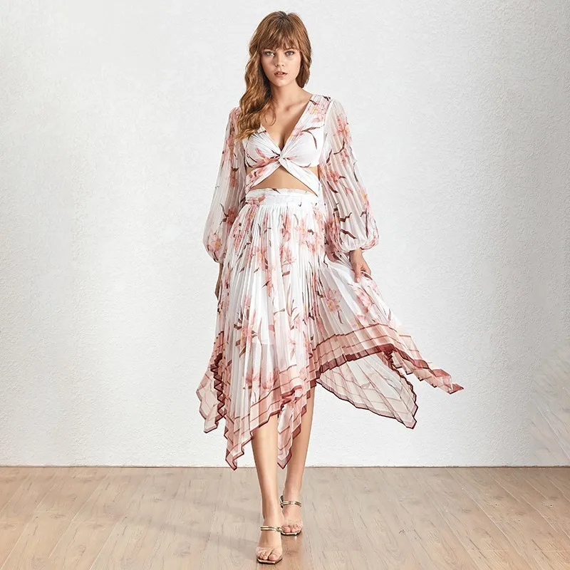 pink TWOTWINSTYLE принт комплект из двух предметов для женщин V образным вырезом фонарь рукав полые спинки укороченный Топы Высокая талия Асимметричная плиссированная юбка - Цвет: pink