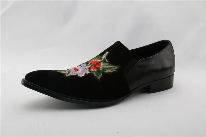 Модная мужская кожаная обувь на заказ без шнуровки с вышивкой повседневная