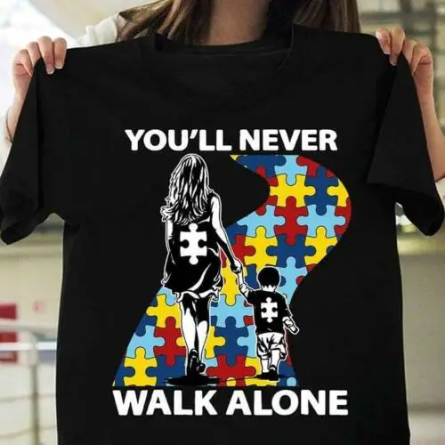 

2019 New Arrival Men T Shirt New Autism Awareness Mom & Son You'll Never Walk Alone Black T Shirt