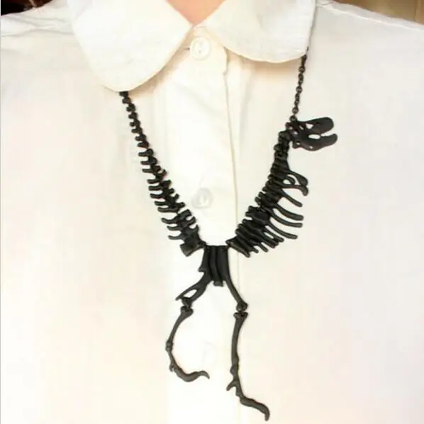 

Fashion Walking Black Dinosaur Tyrannosaurus Necklace Fashion Jewelry