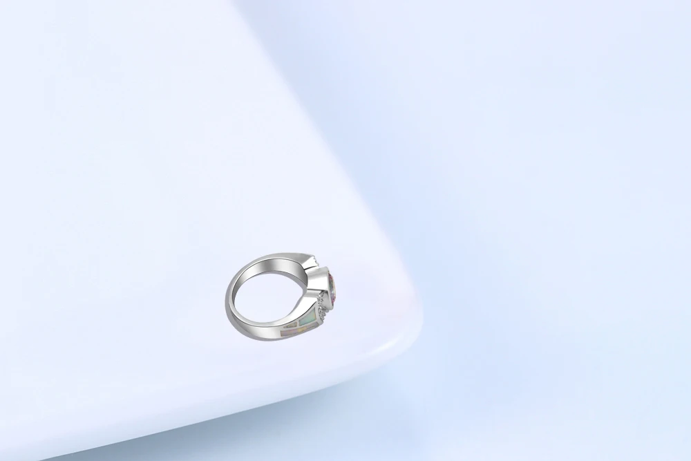 Кольцо для женщин с фантастическим мистическим кристаллом белое огненное