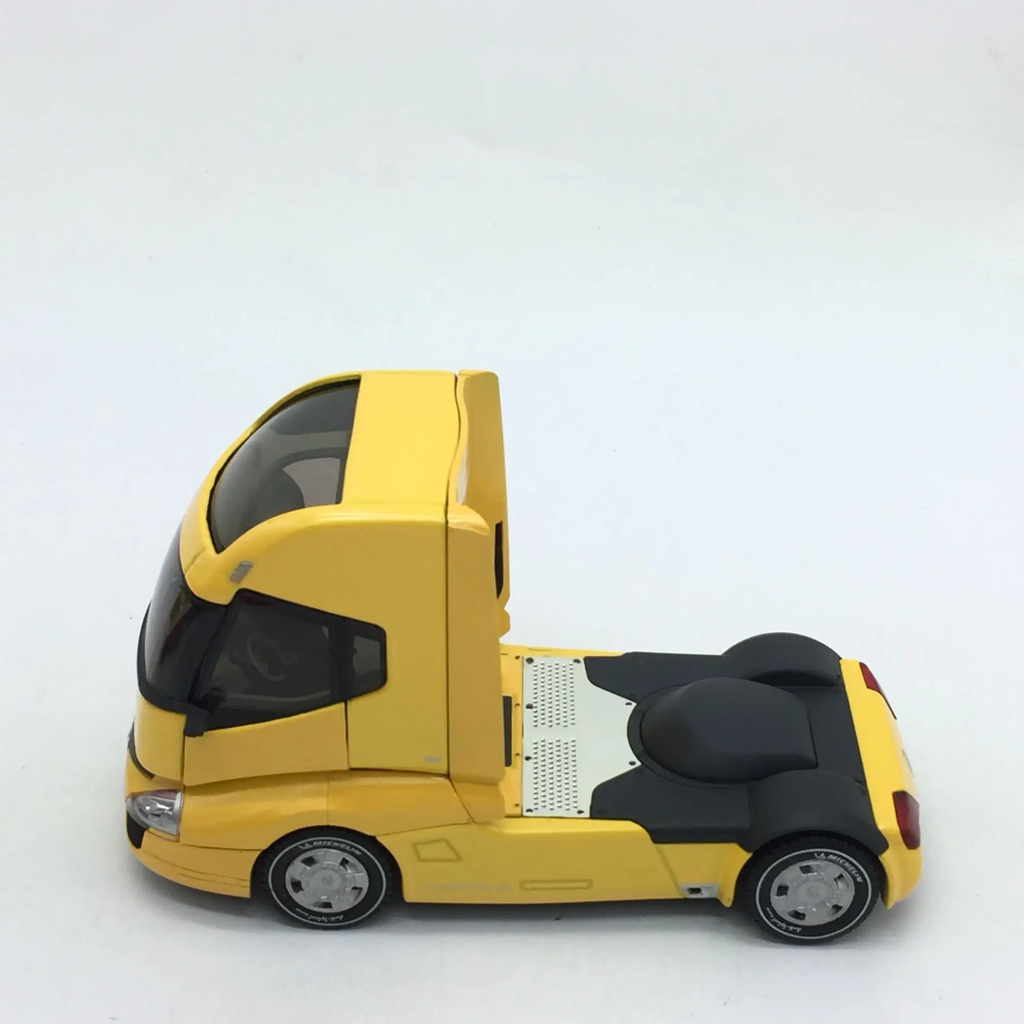 1:43 литой грузовик сплава Модель автомобиля для Renault длина 15 см |