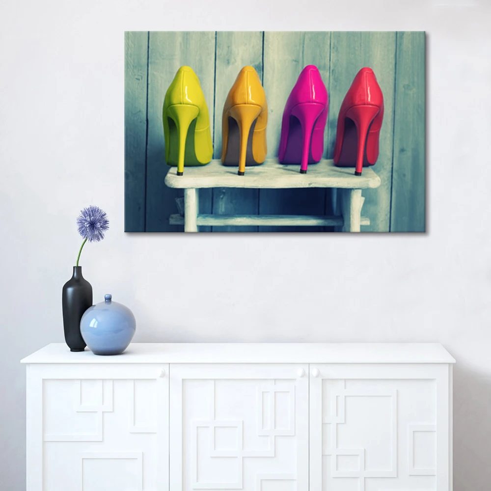 Креативная фотография художественное украшение четыре цвета высокий каблук