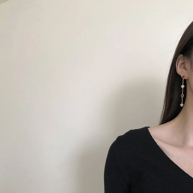 AOMU Новые корейские носки из хлопка милые красного цвета с надписью «Love со стразами, в форме сердца, ассиметричный, длинный, с кисточками, серьги со шпилькой, для Для женщин девочек Свадебная вечеринка ювелирные изделия