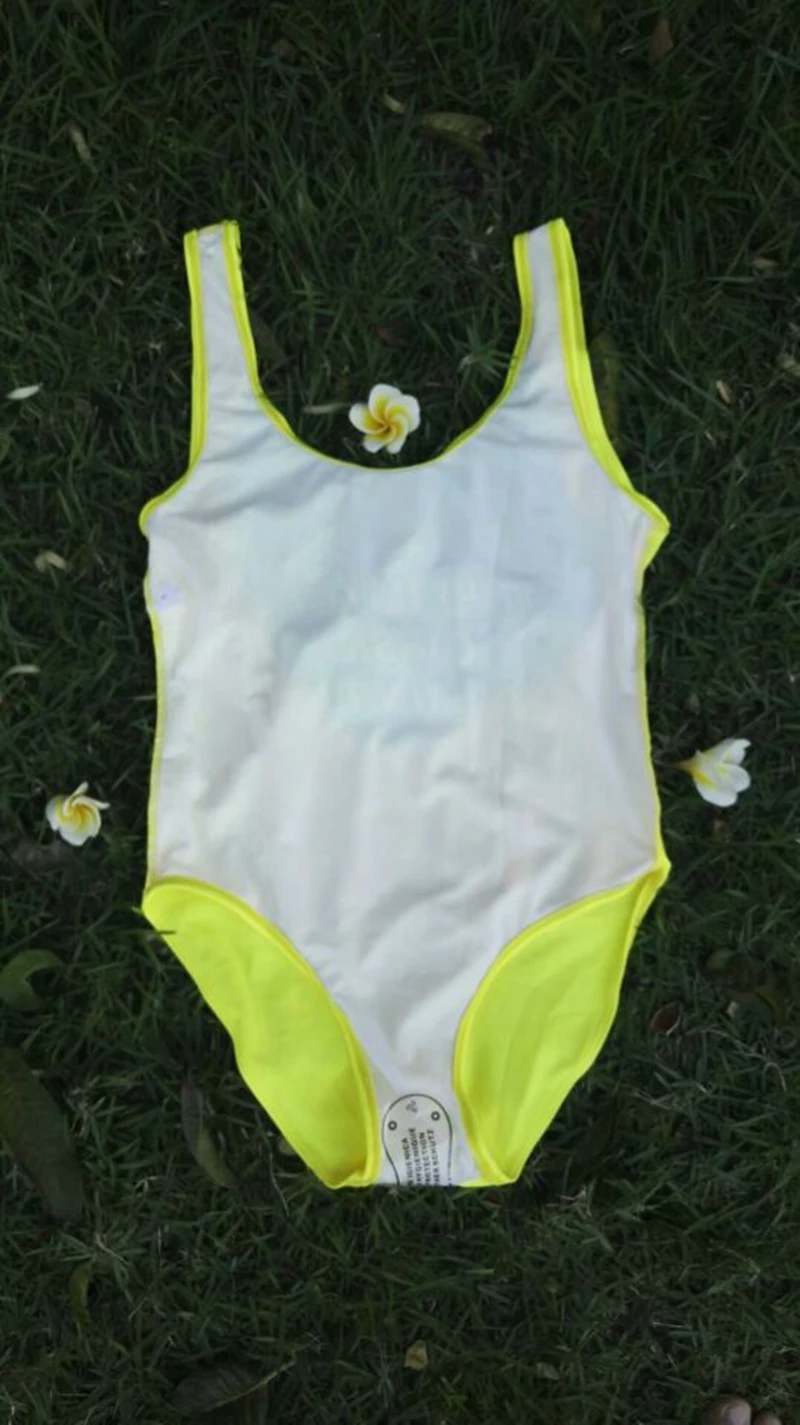 Suns Out Buns 2018 желтый сексуальный женский купальник с глубоким вырезом на спине