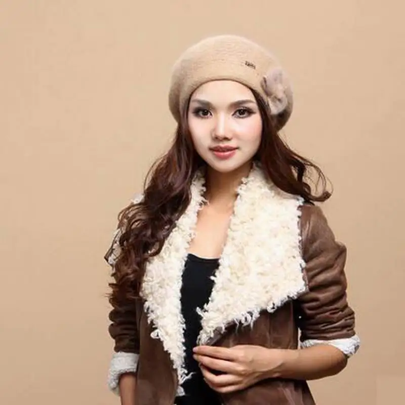 Зимняя женская шапка осенняя и зимняя теплая из кроличьего меха двухслойная