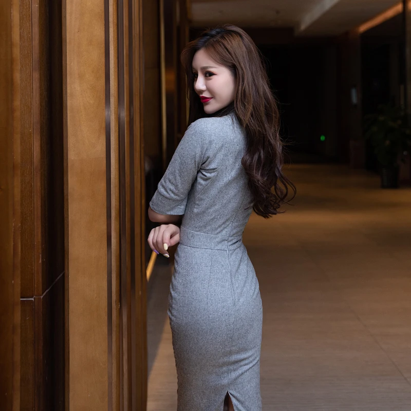 Винтажное элегантное светло серое платье карандаш женское осенне зимнее