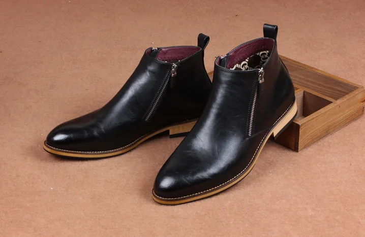 Мужские ботинки с высоким берцем на молнии острым носком| |