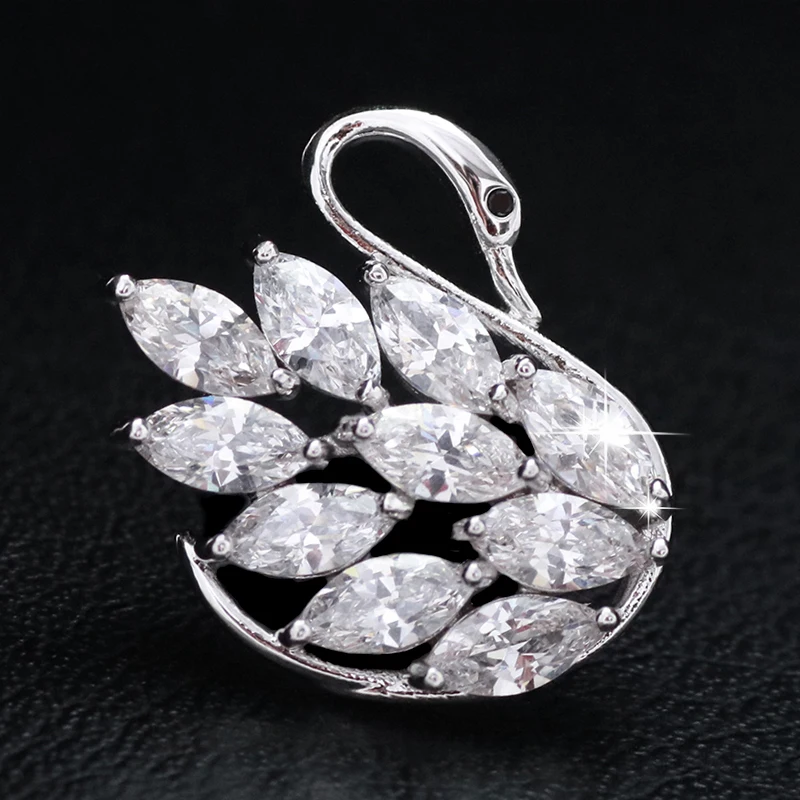 Блестящая элегантная белая брошь в виде лебедя прозрачные кристаллы стразы