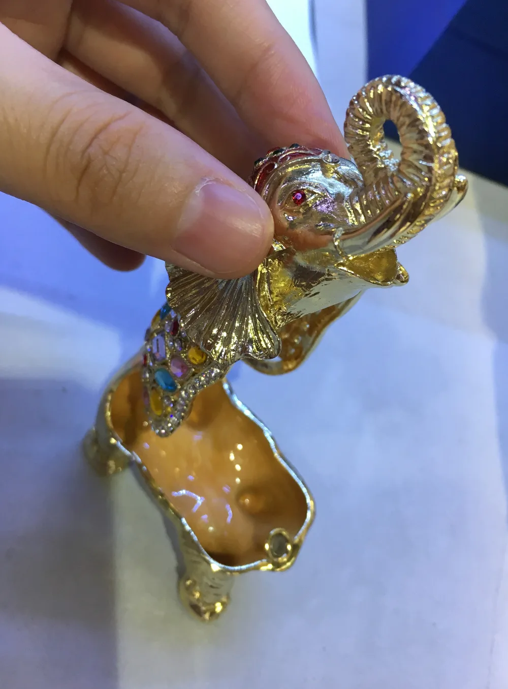 Color Stones Studded Elephant Jewelry Trinket Box Crystals Elephant Keepsake Display Box Cute Animal Shaped Gift