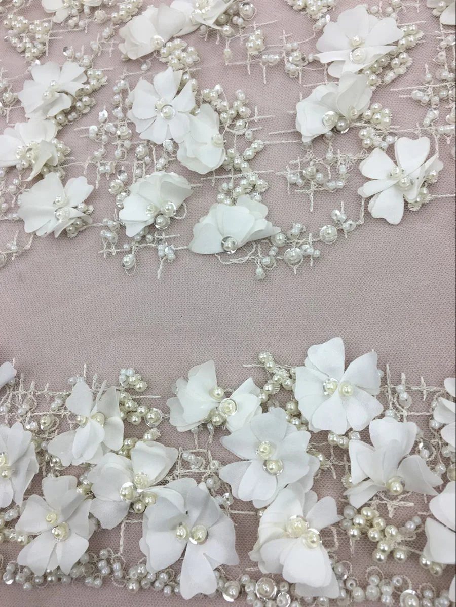 3D Цветочная кружевная ткань ручной работы с тяжелыми бусинами для платья от