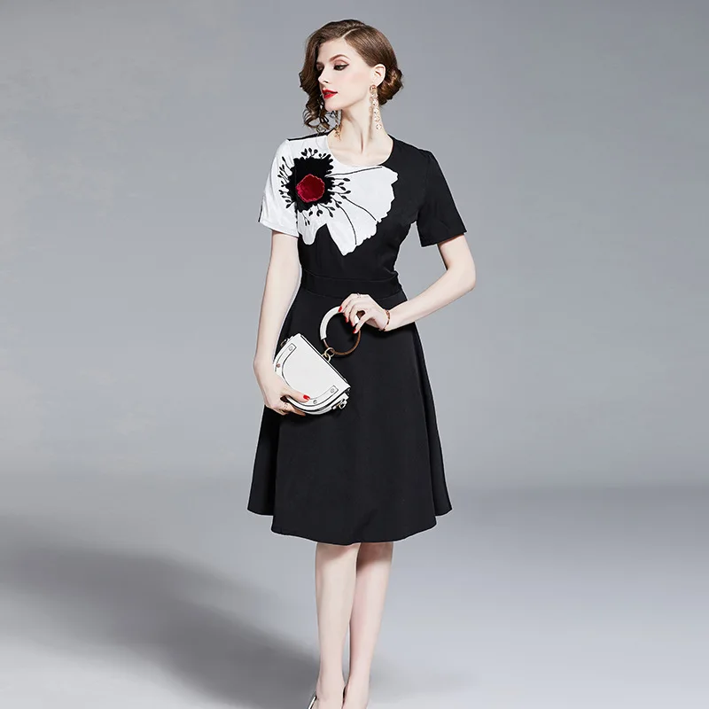Летом О образным вырезом Вышивка коллаж черный белый цвет платье трапециевидной