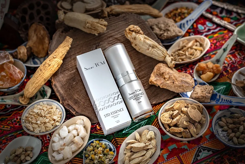 Scuare STD Essence формула TCM Rhizoma отбеливает и увлажняет сужает поры скрывает примеси