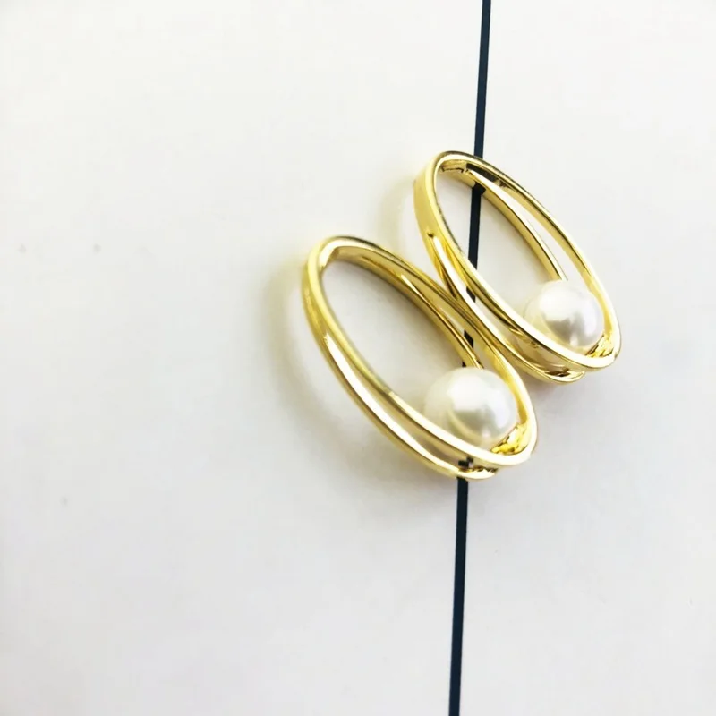 В европейском и американском стиле Серьги с жемчугом S925 наборе серебристых спиц
