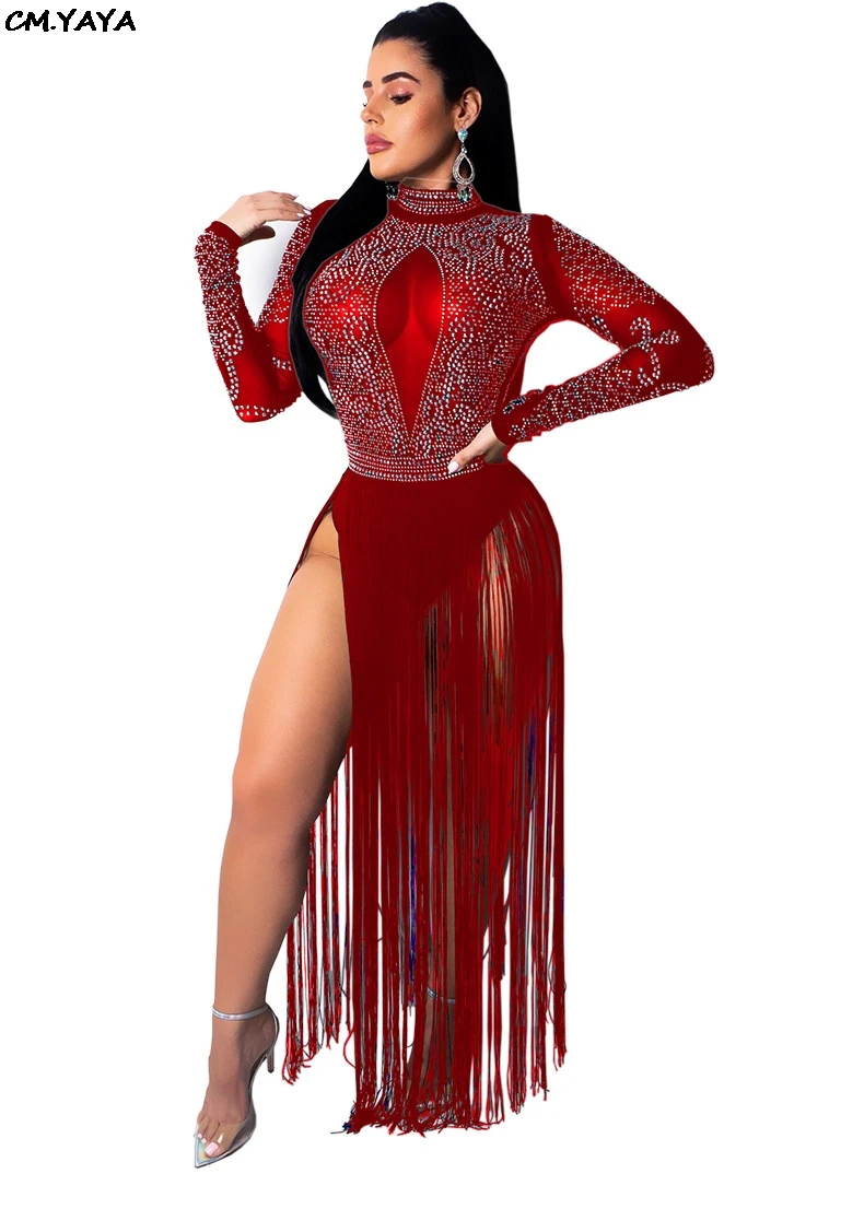 Женское платье комбинезон с длинным рукавом расшитое стразами и