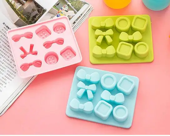 

Bow Candy Buttons Shape Wine Chocolate Cube Grid Food-grade Silicone Lattice Ice Cream Tray Tool Gelo Popsicle Molds Frozen