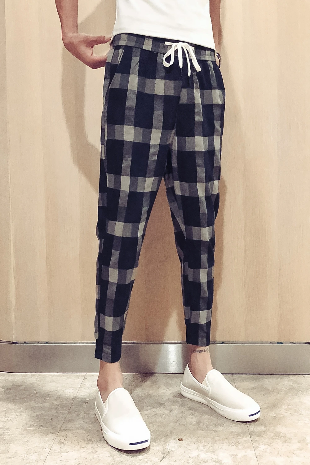 

28-36!! Summer Korean men's slim casual pants youth plaid pants harem pants tide nine pants.