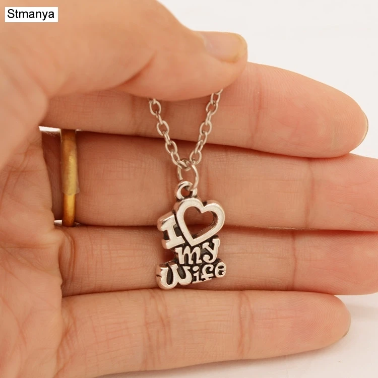 

EBay and Amazon explosion of popular jewelry I love you my wife English lettering Necklace